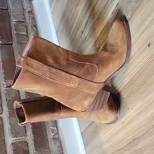 Steve Madden Suede boots size 8